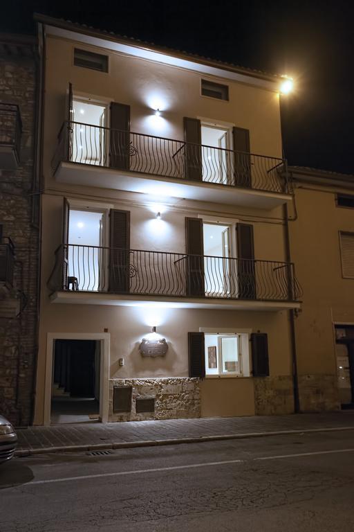 Magnifica Luxury Suites Assis Exterior foto
