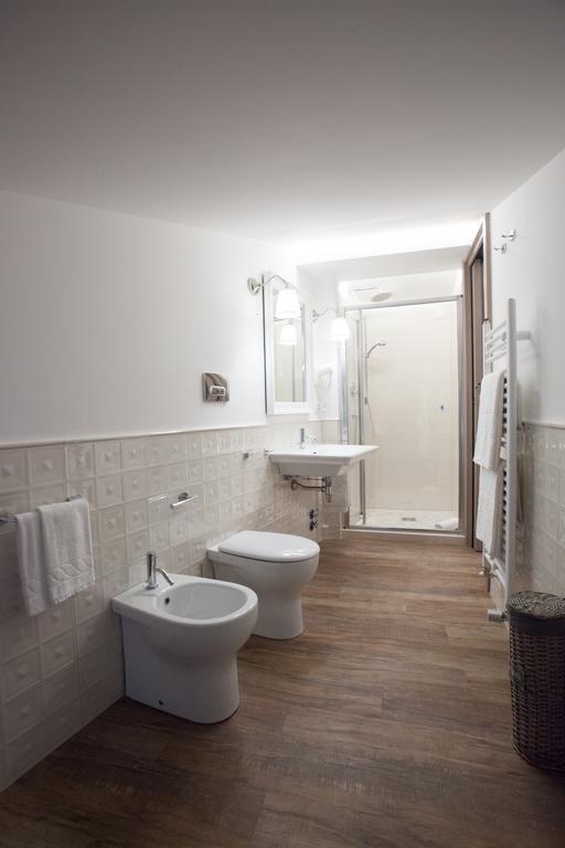 Magnifica Luxury Suites Assis Exterior foto