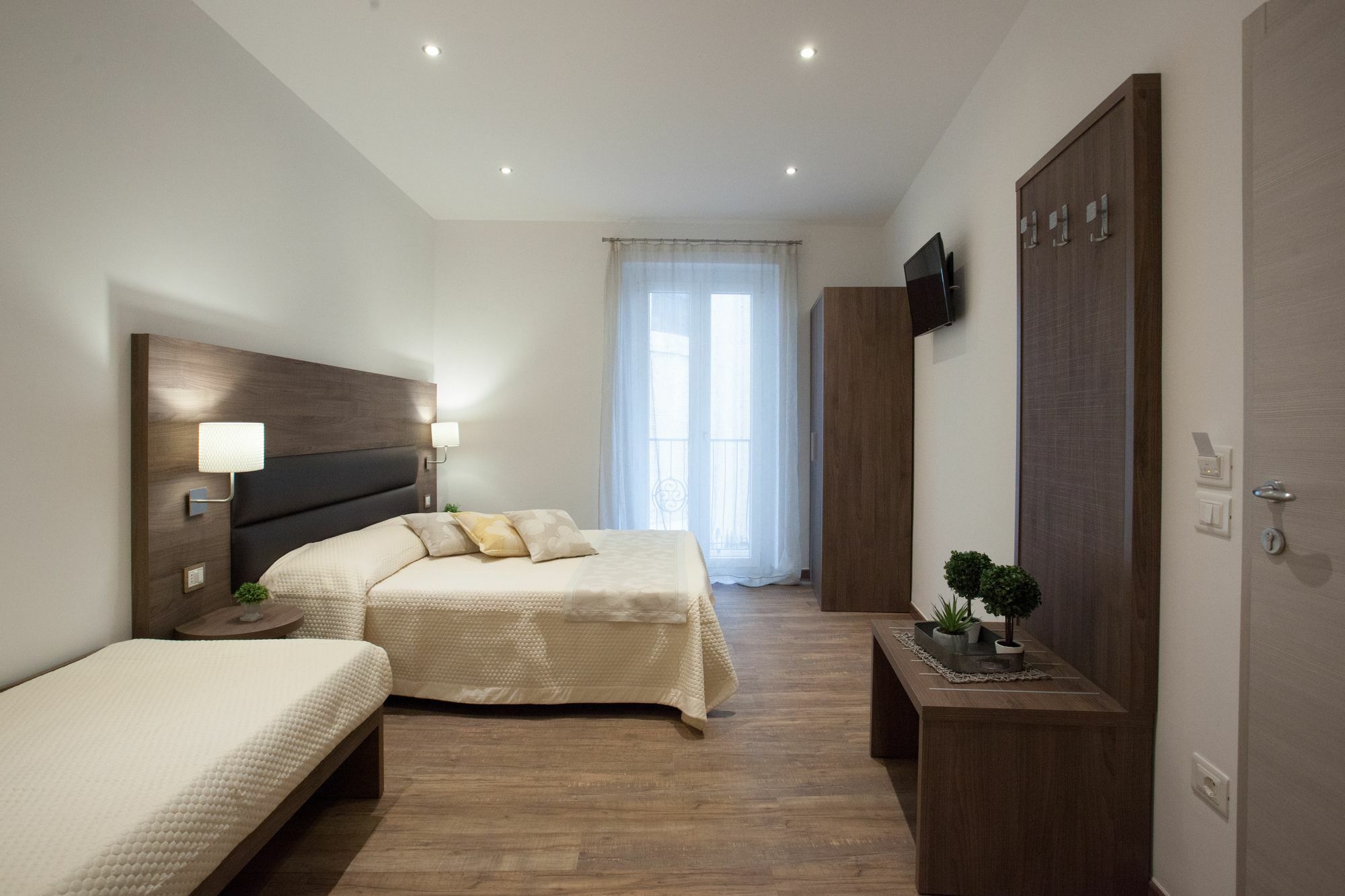 Magnifica Luxury Suites Assis Exterior foto