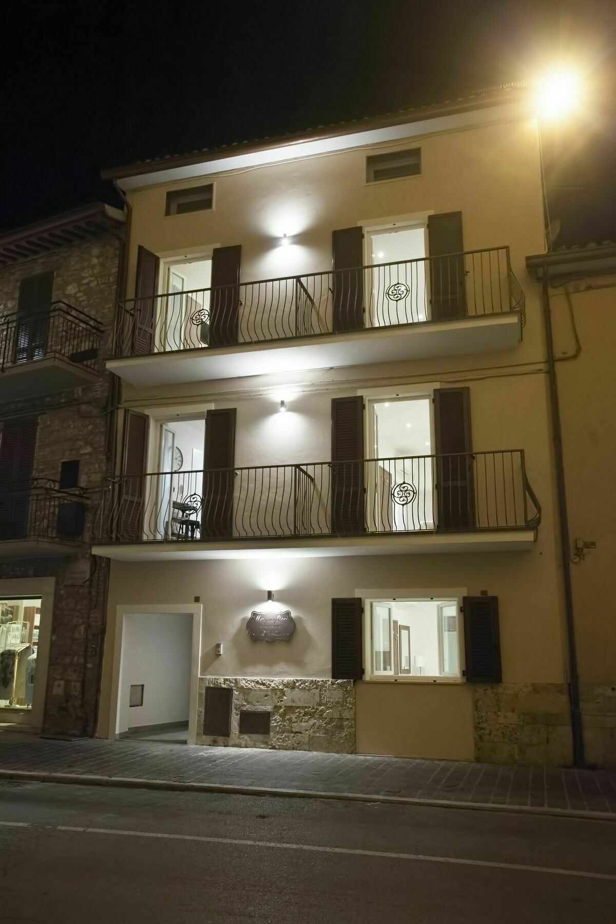 Magnifica Luxury Suites Assis Exterior foto
